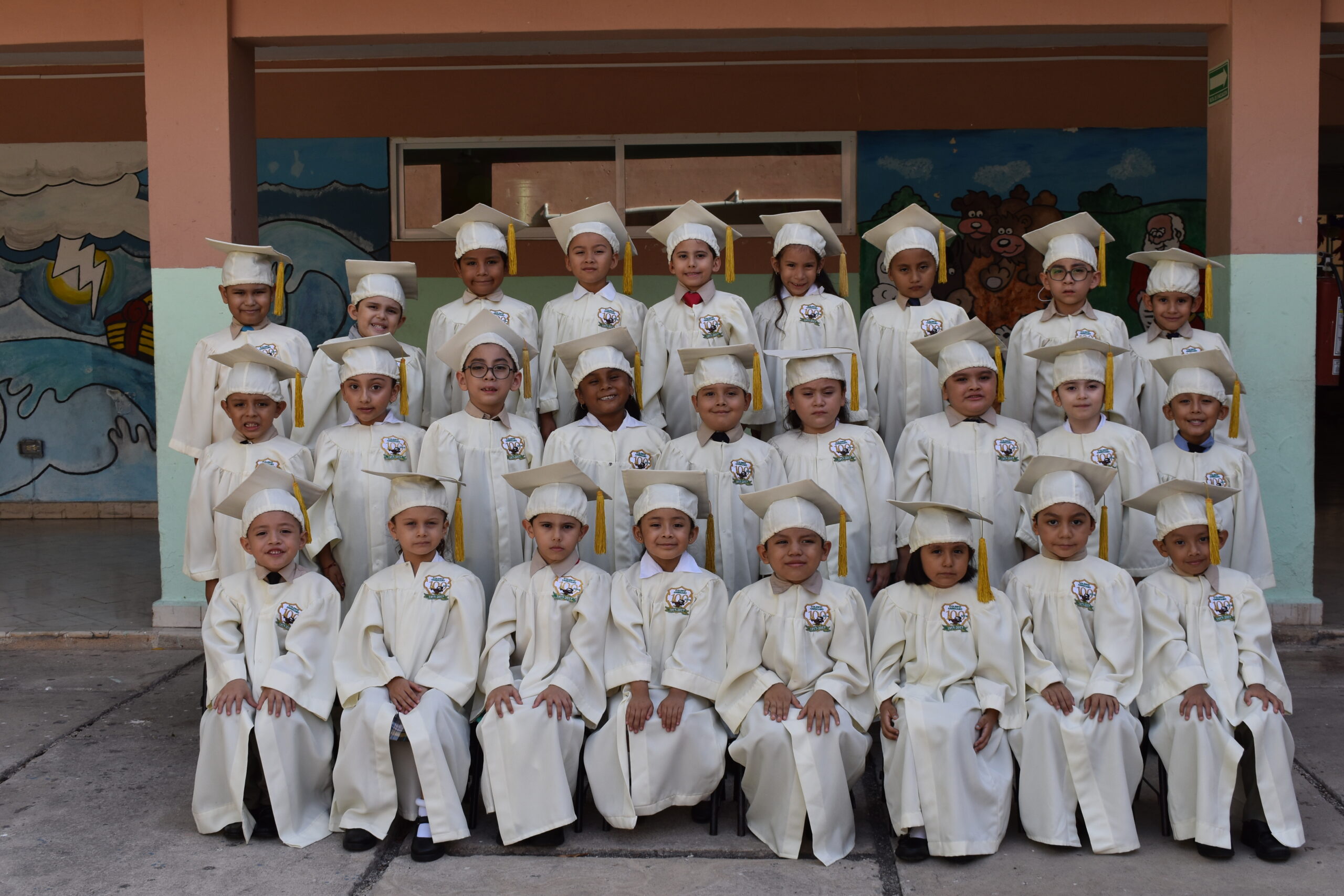 Niños de preescolar en el colegio americano