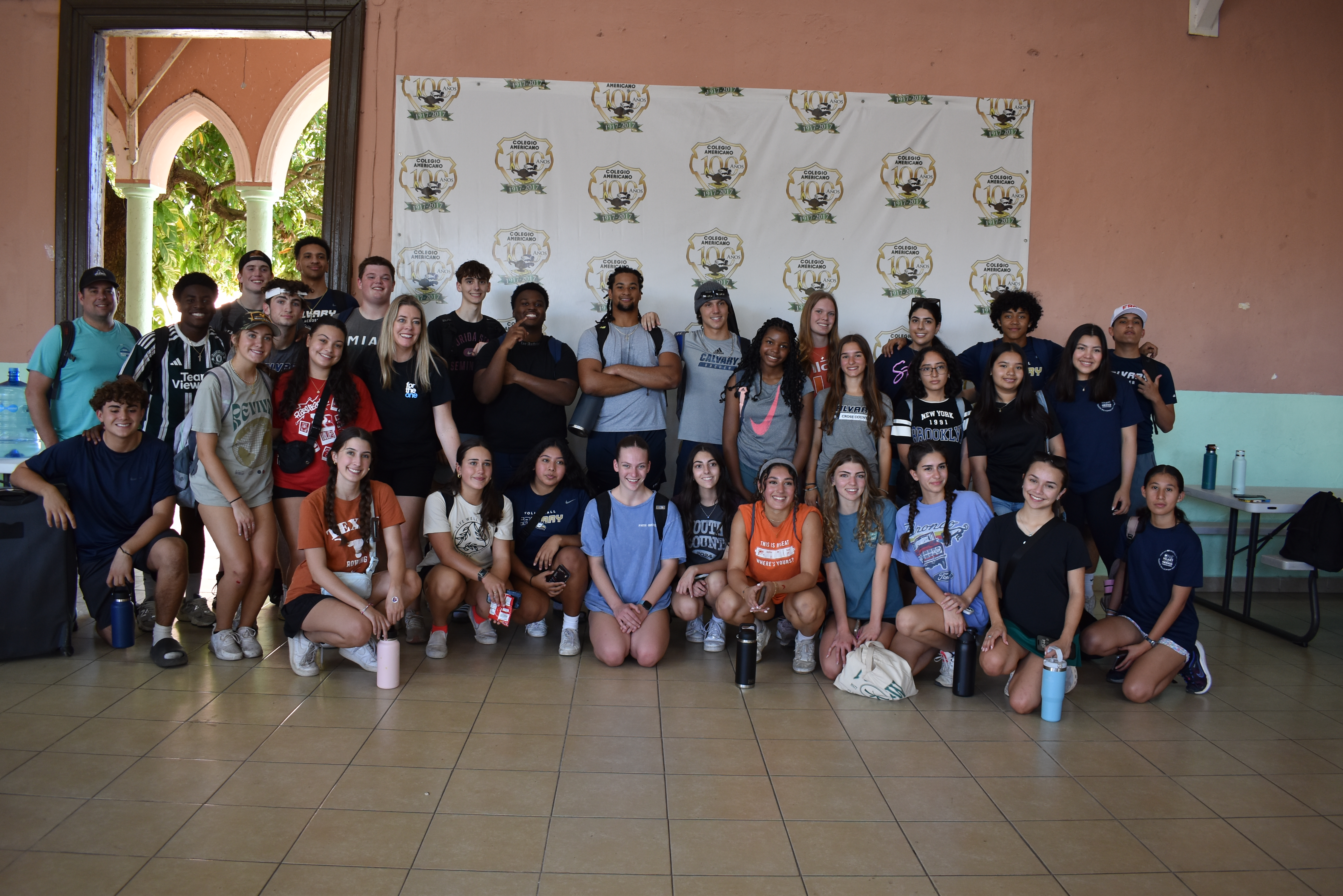Estudiantes de intercambio de escuelas extranjeras en el colegio americano