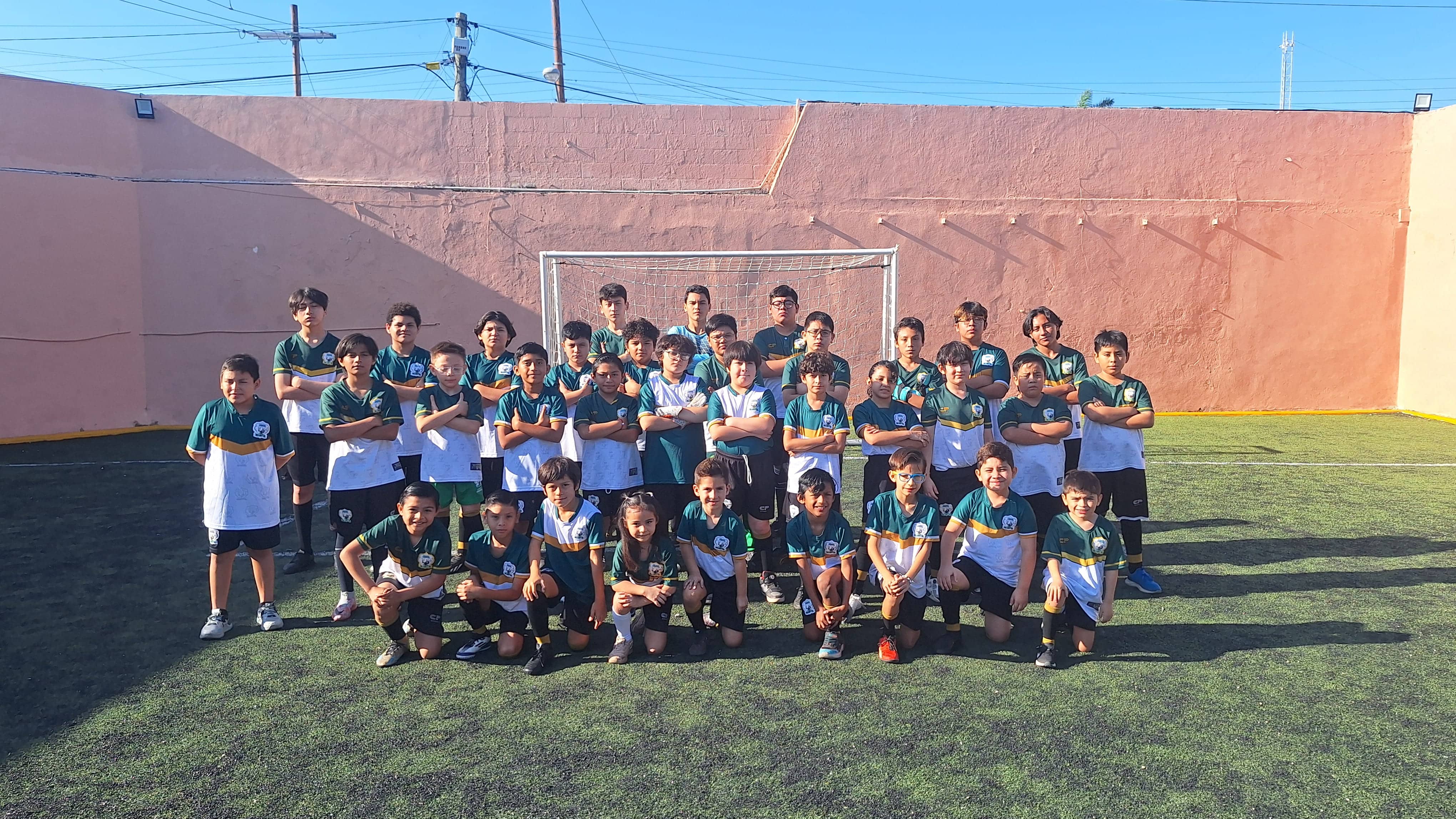 20250327_075415 Equipo de futbol colegio americano de Mérida