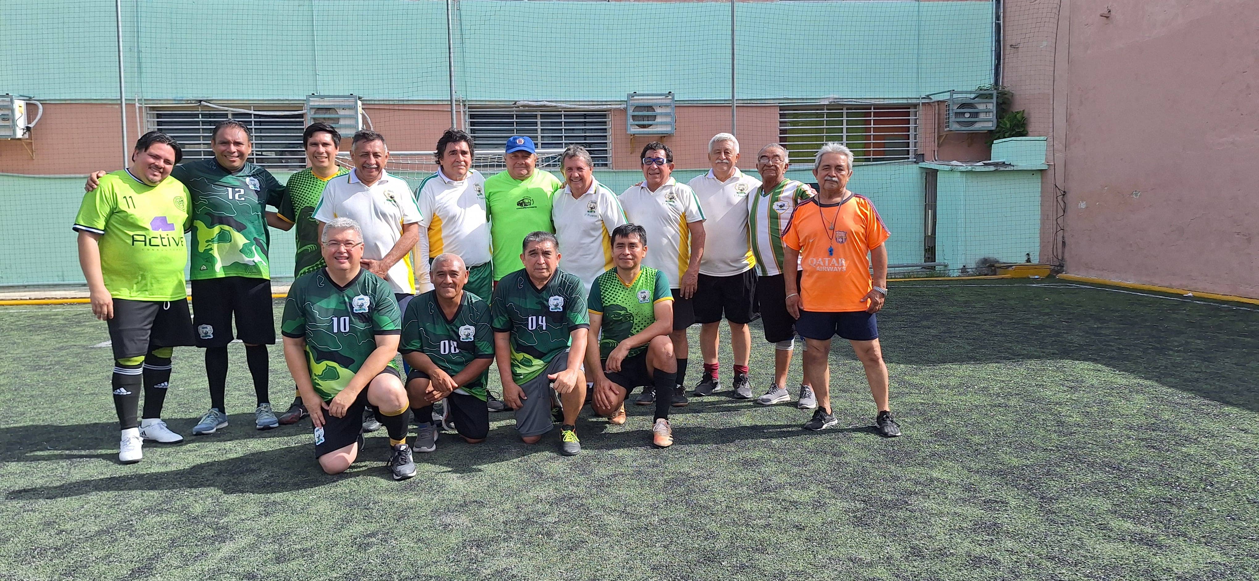 20250329_085247 Equipo de futbol veteranos colegio americano de Mérida